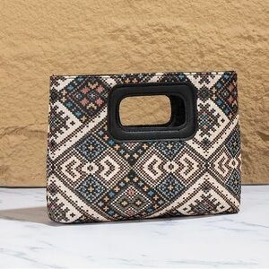 Geometric Pattern Clutch with Handle